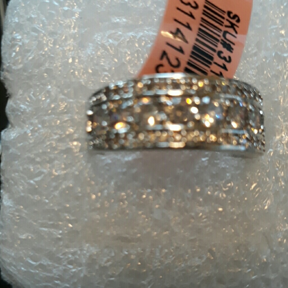 SIMULATED DIAMOND BAND RING